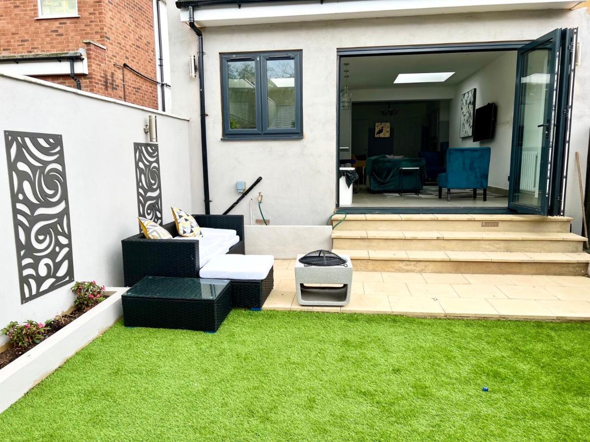 3 Cosy Homes Walking Distance To Mall With Parking Available To Book Separately 3 Bed House Or 1 Bed Or Casa de Férias